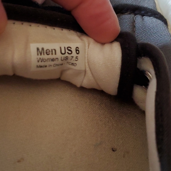 VANS - Picture 5 of 6